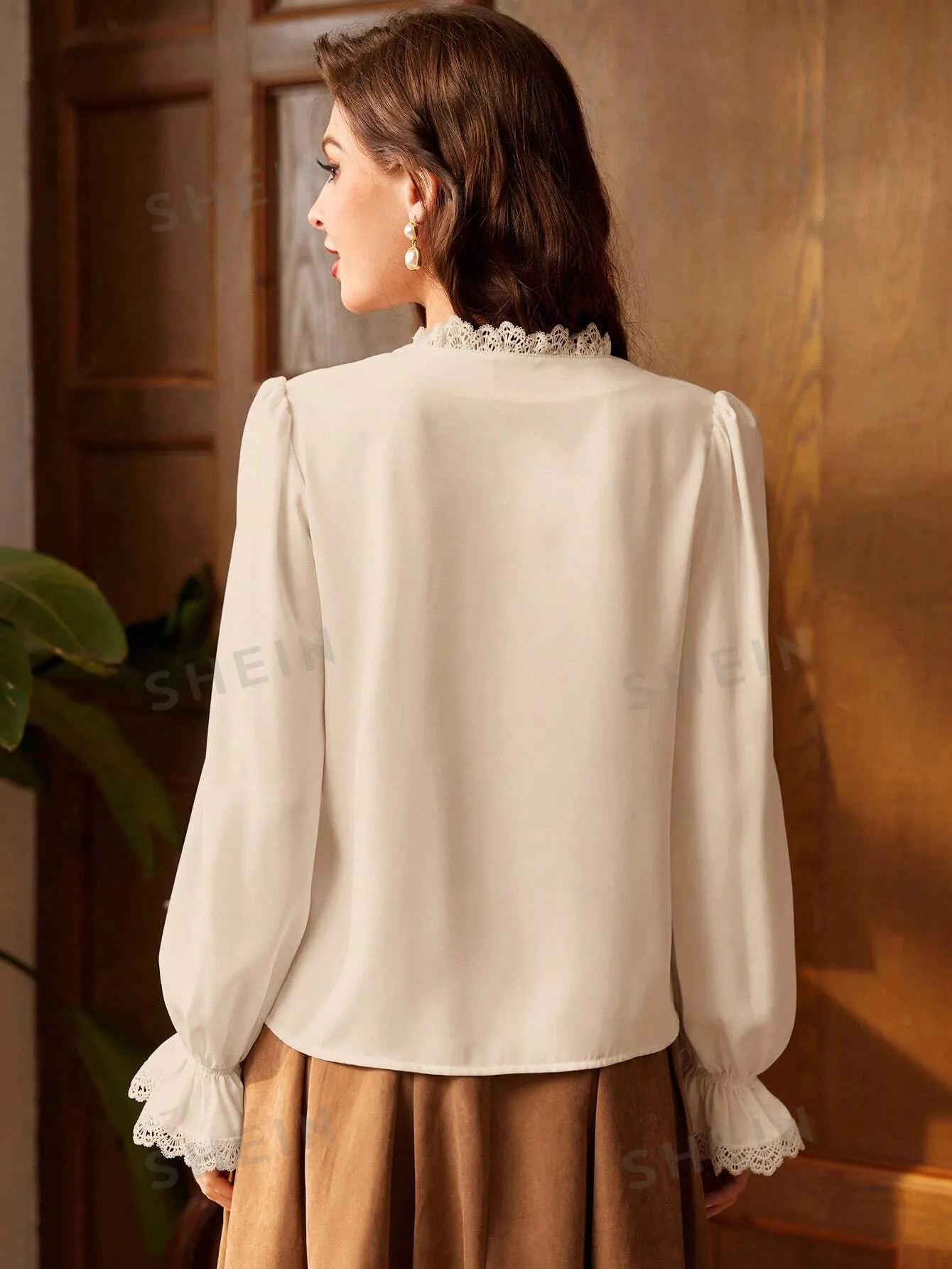 DECDS Vintage Elegant Women's Shirt With Lace Patchwork