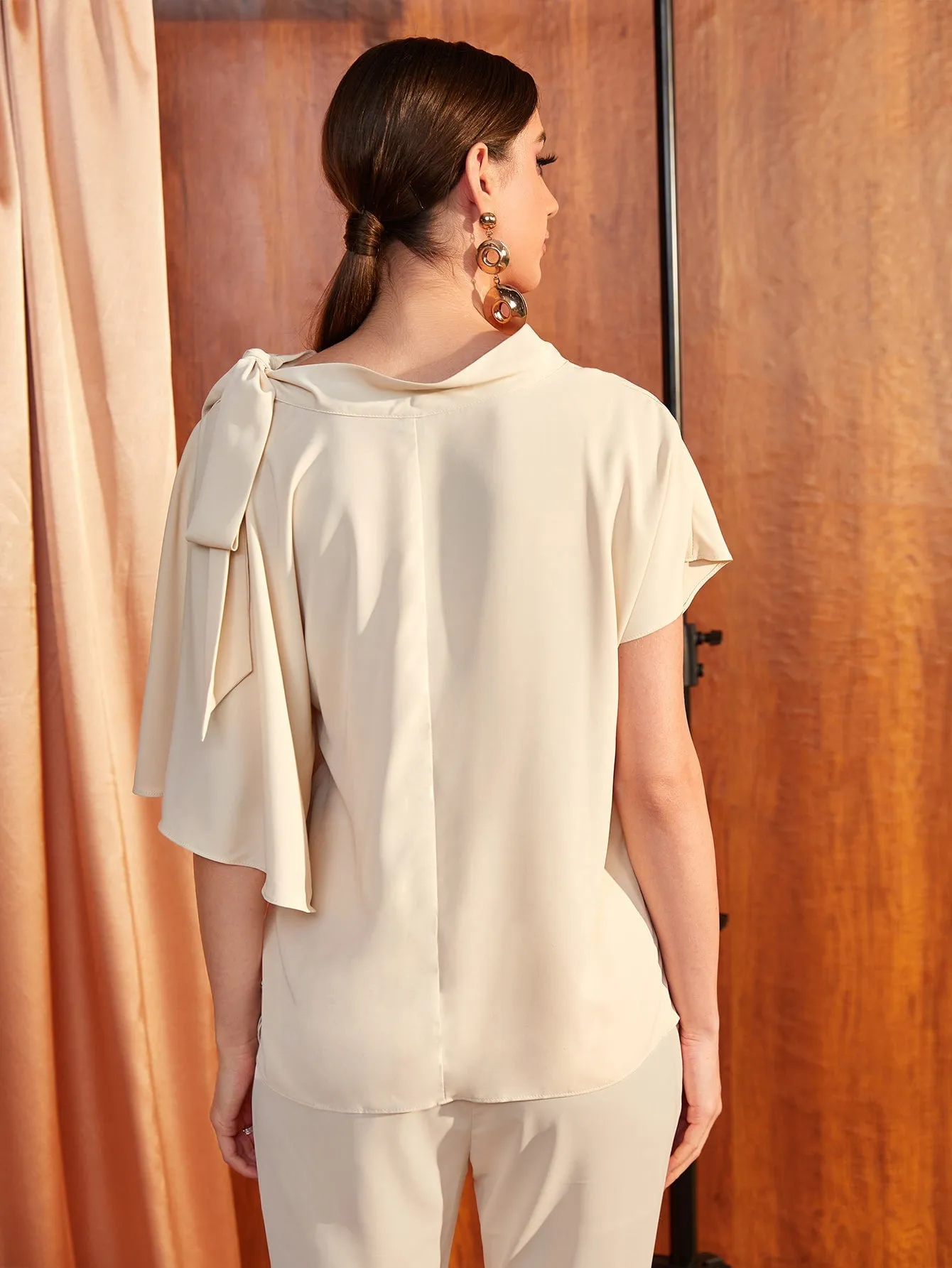 Elegant Plain Exaggerated Ruffle Short Sleeve Stand Collar Regular Blouse