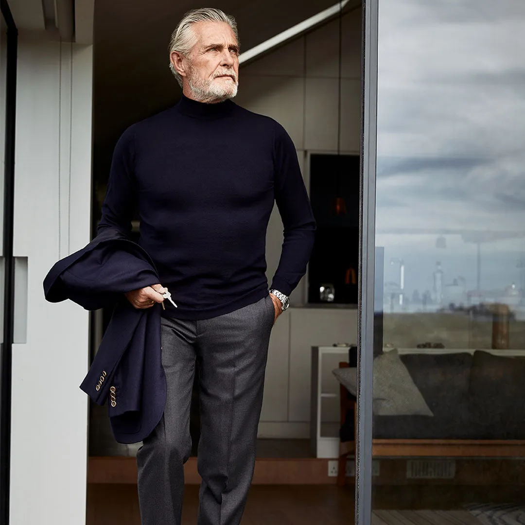 Plain Wool Turtle Neck Jumper in Black